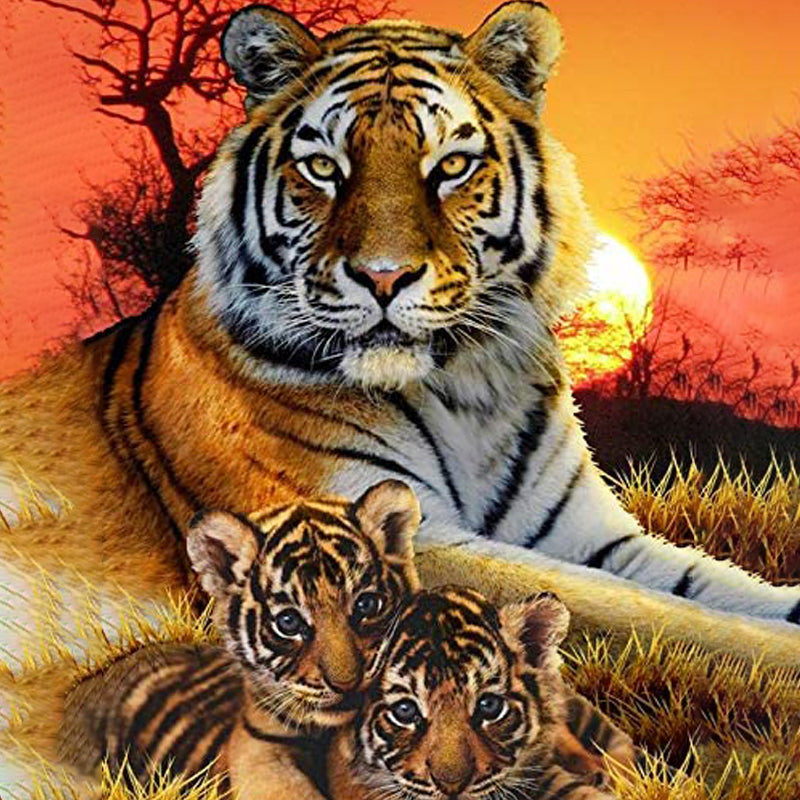 Tiger With Cubs | Diamond Painting