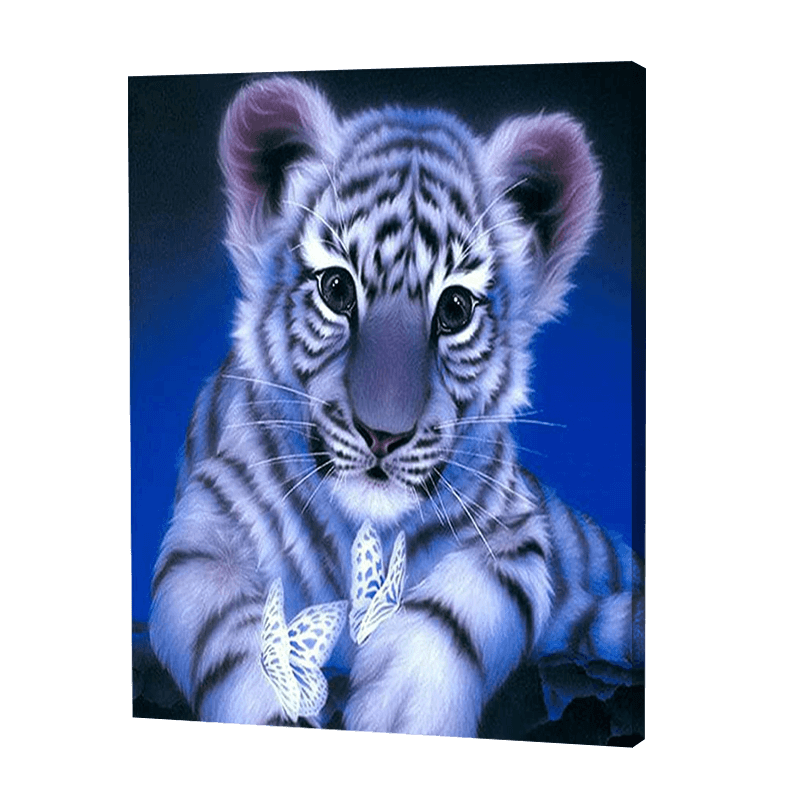 White Cub With Butterflies | Diamond Painting